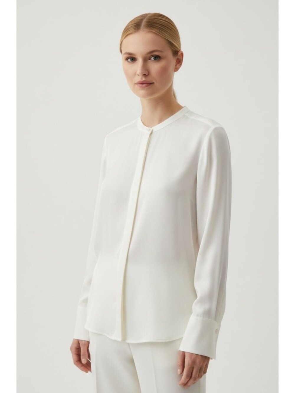 Vince Ivory Silk Crepe Blouse Size M Hidden Button Pleat Back Quiet Luxury
